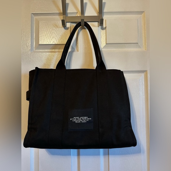 Marc Jacobs The Canvas Large Tote Bag in black - Picture 5 of 10